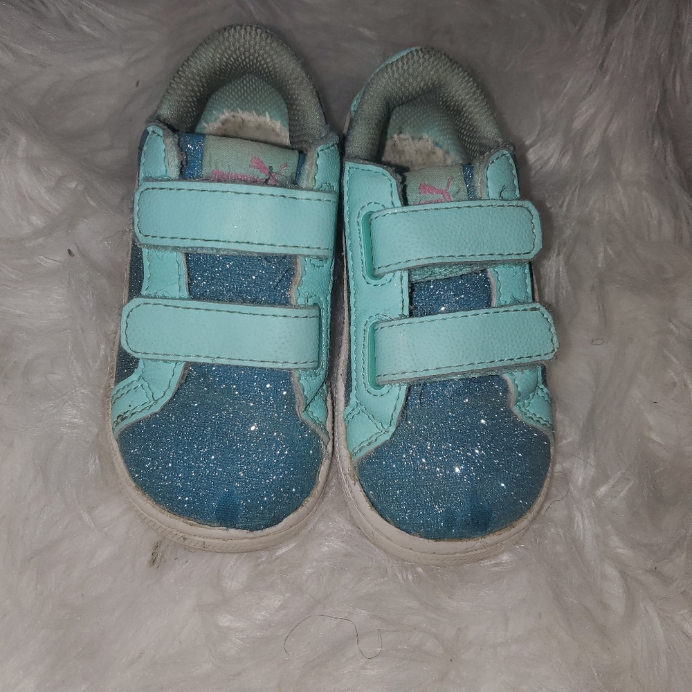 Toddler Puma shoes sz 5